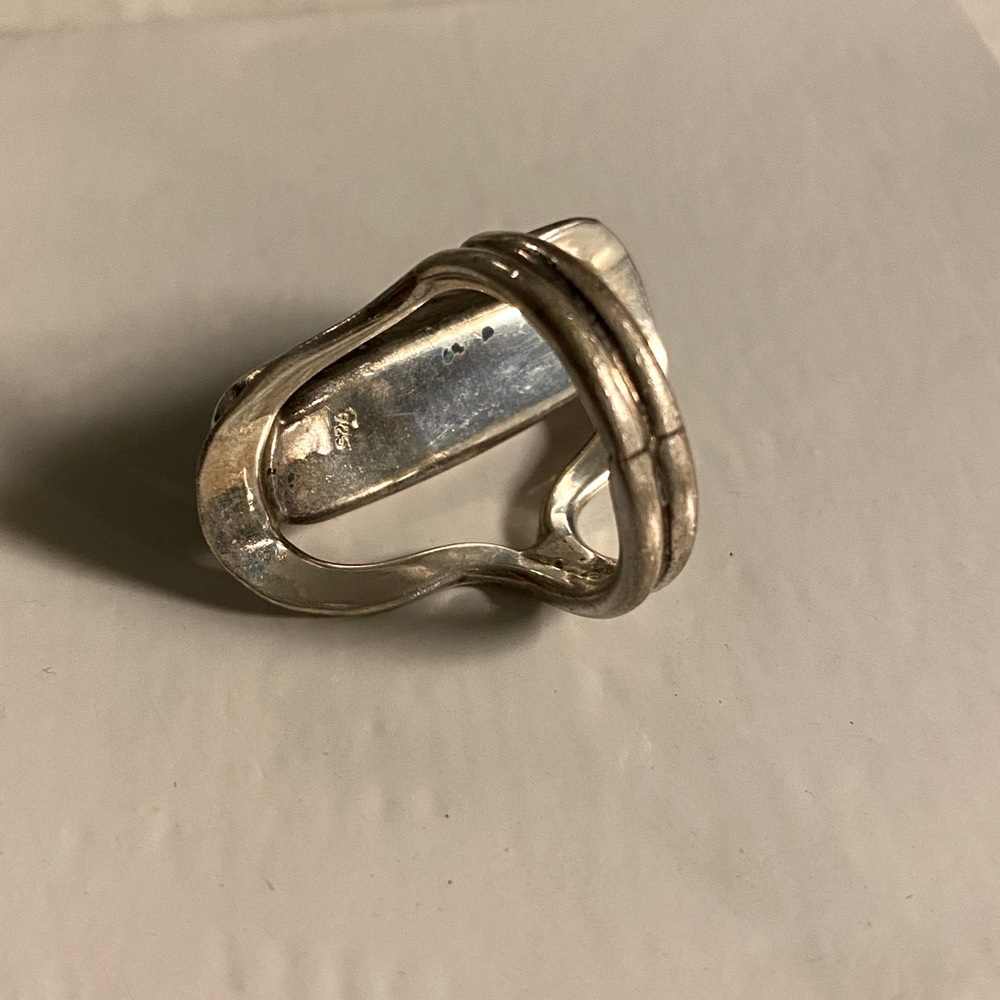 Sterling Silver and Turquoise Ring - Size 8 - Picture 4 of 4